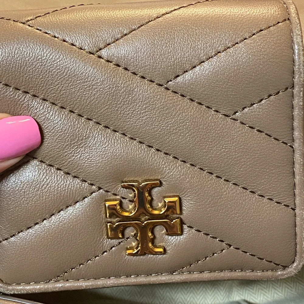 Tory Burch KIRA CHEVRON CONVERTIBLE SHOULDER BAG & Matching Wallet Classic Taupe - Picture 6 of 6